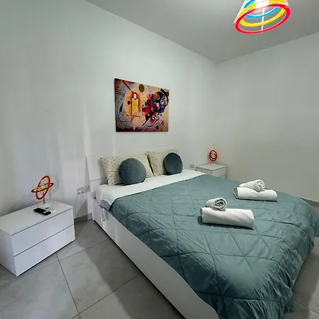 Stylish One Bedroom *