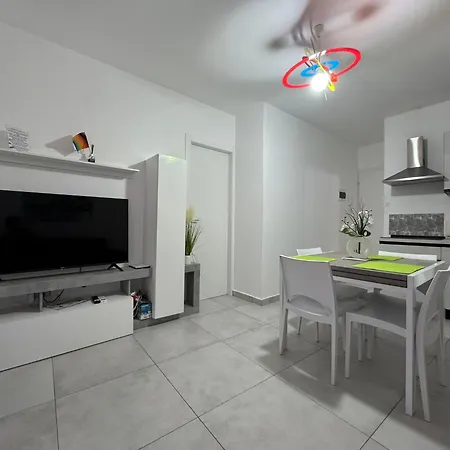 Stylish One Bedroom Apartment *
